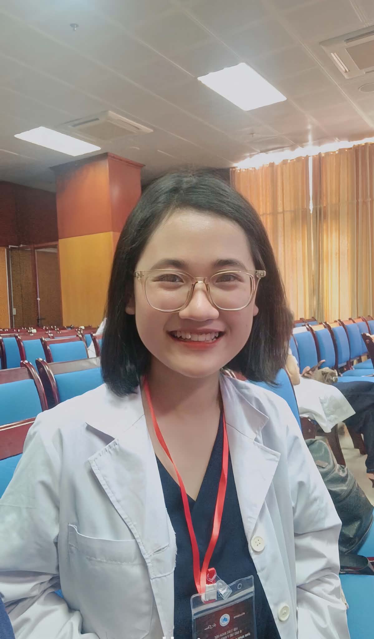 BS. Hoàng Thuỷ